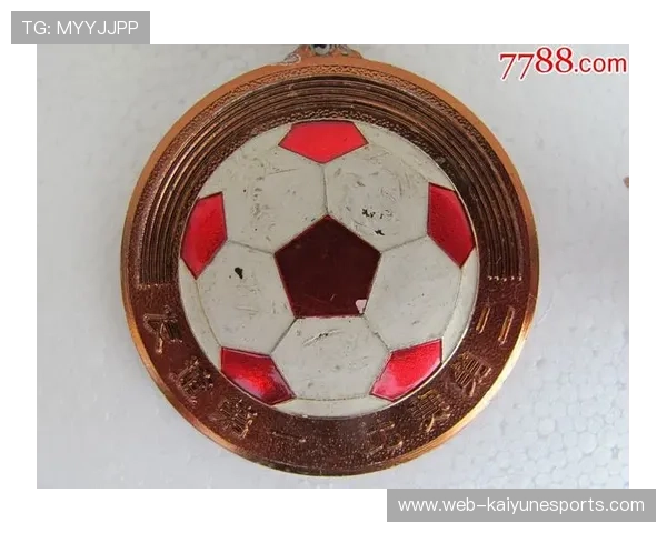 足球球星印章收藏热潮掀起粉丝激情，珍稀版限量发行引领市场新风尚